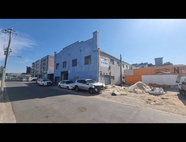 1,854M² RETAIL FOR SALE IN CHURCHILL ESTATE